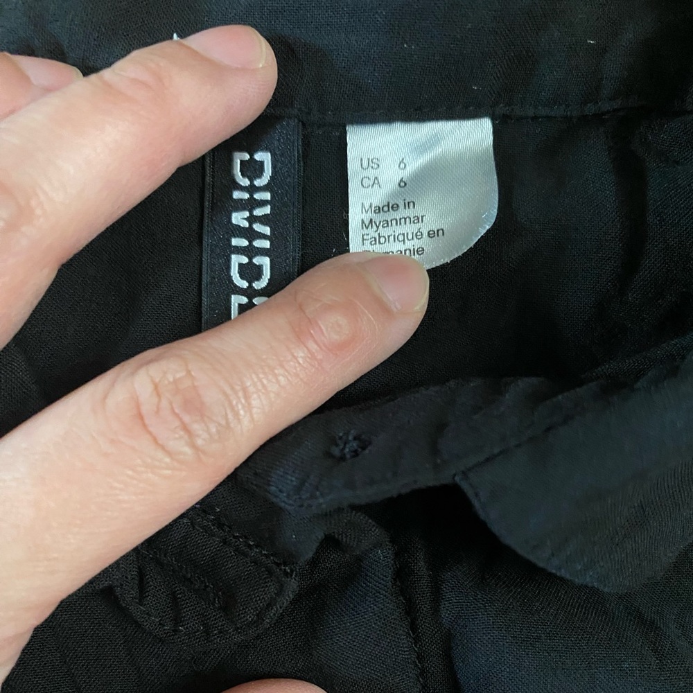 $9 SALE H&M Black long sleeves button down shirt - Picture 4 of 4